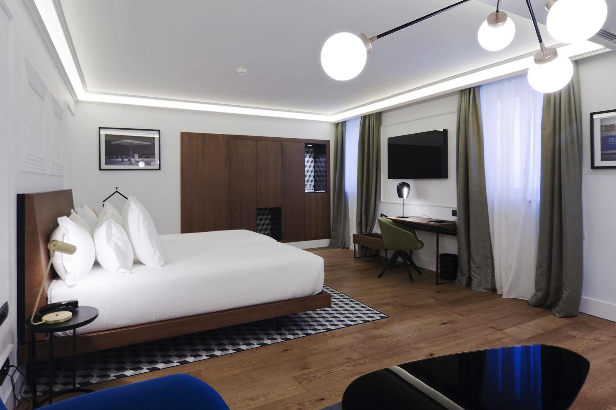One Shot Reina Victoria Hotell Valencia Exteriör bild